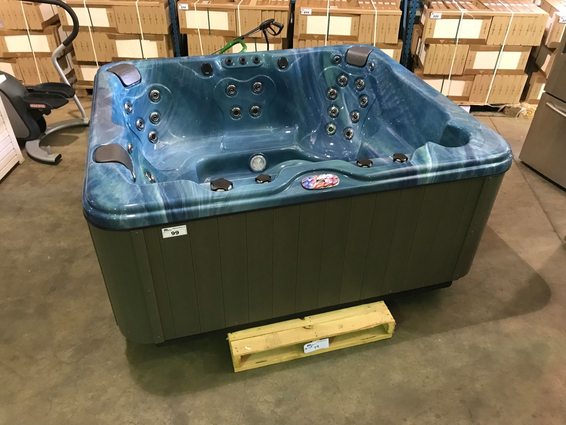 CAL SPA HOT TUB AMERICAN SPAS PREMIUM SERIES ARCY 84x74 3 CONTOUR cal-spa-hot-tub-american-spas-premium-series-arcy-84x74-3-contour