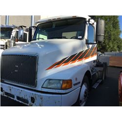 2000 VOLVO TRUCK TRACTOR, WHITE, DIESEL, MANUAL, VIN#4V4MD2GF3YN241324, 664,402KMS,