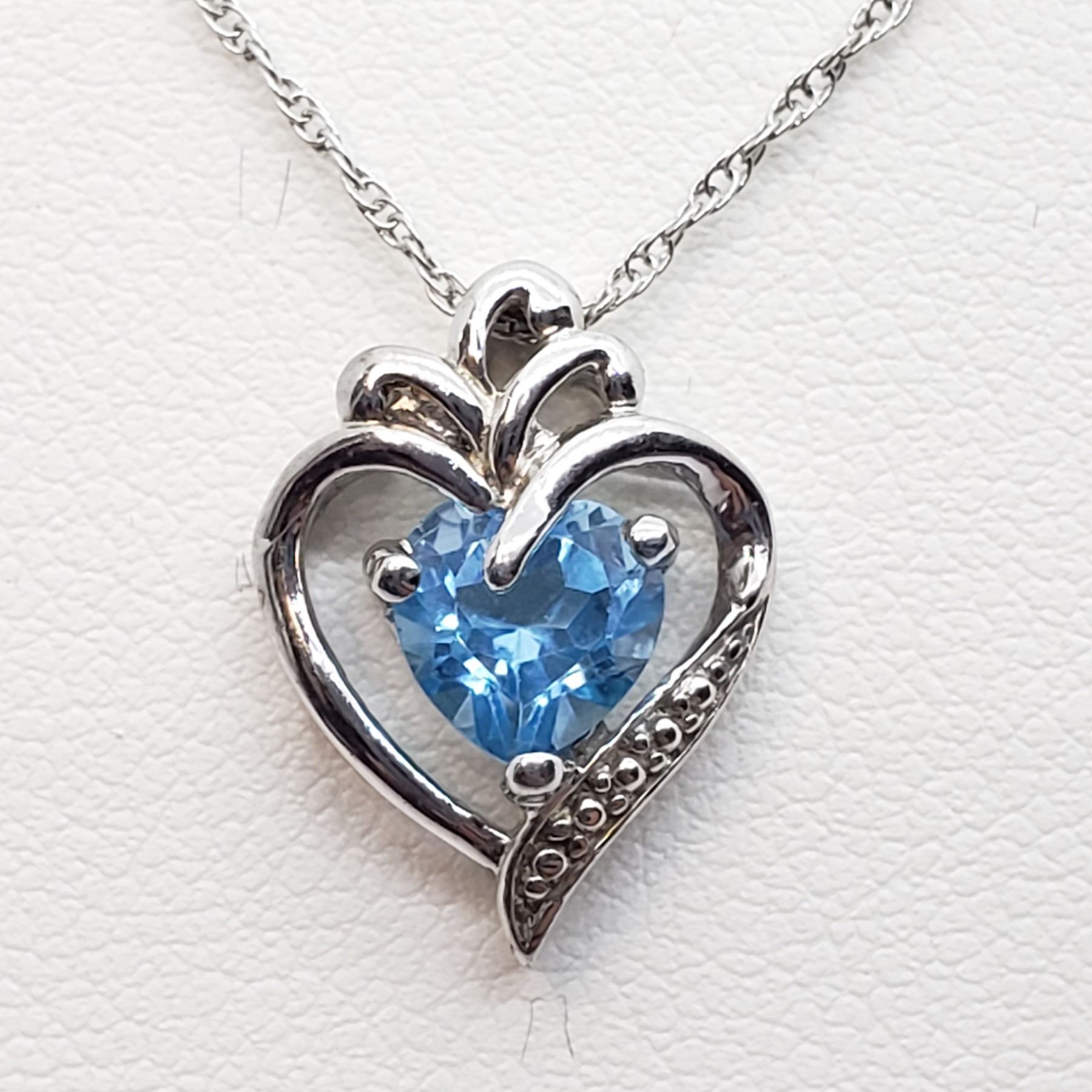 thumbnail interactive-video image 1 of Lot - Sterling Silver Necklaces & Pendants 1 of 12