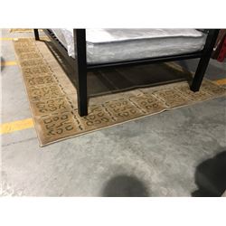 ORIENTAL MACHINE WOVEN AREA RUG APPROX 8' X 5' (RETAIL VALUE $1,112.00)