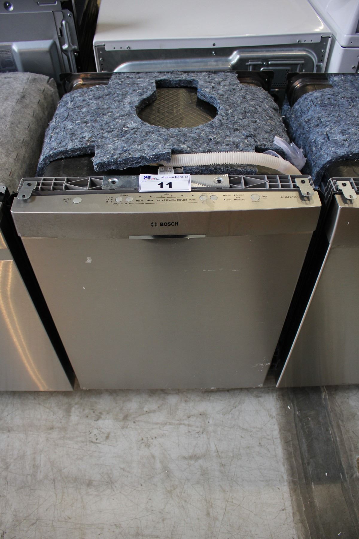 STAINLESS STEEL BOSCH SILENCE PLUS 46 DBA BUILTIN DISHWASHER