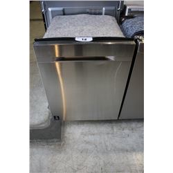 STAINLESS STEEL SAMSUNG BUILT-IN DISHWASHER