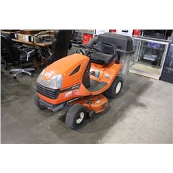 2002 KUBOTA T1570 RIDE-ON LAWN MOWER WITH BAGGER - RUNNING CONDITION