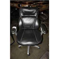 BLACK ADJUSTABLE ROLLING OFFICE CHAIR