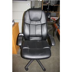 BLACK ADJUSTABLE ROLLING OFFICE CHAIR