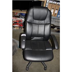 BLACK ADJUSTABLE ROLLING OFFICE CHAIR