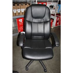 BLACK ADJUSTABLE ROLLING OFFICE CHAIR