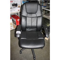 BLACK ADJUSTABLE ROLLING OFFICE CHAIR