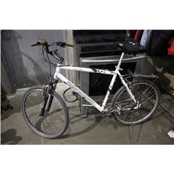 WHITE ROCKY MOUNTAIN 24-SPEED MOUNTAIN BICYCLE