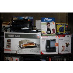 LOT INCLUDING CAMP CHEF ARTISAN OUTDOOR OVEN, OSTER AND SUNBEAM BLENDERS, HONEYWELL HUMIDIFIER, AND