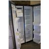 Image 2 : 33" STAINLESS STEEL FRIGIDAIRE FRIDGE/FREEZER WITH WATER & ICE