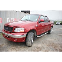 2001 FORD F150, RED, CREW CAB, VIN # 1FTRW08L51KE41410, 247250 KMS, GAS, PIONEER AVH-P4000DVD