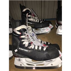 2 PAIR OF EASTON EQ30 HOCKEY SKATES: SIZE 7.12 / 5.10