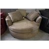 Image 2 : BEIGE CUDDLE CHAIR