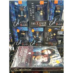 THE X FILES ACTION FIGURES INCLUDING 3 FOX MULDER AND 3 DANA SCULLY AND COLLECTOR CARD PACK