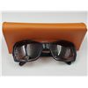 Image 2 : PAIR OF TORY BURCH SUNGLASSES WITH CASE
