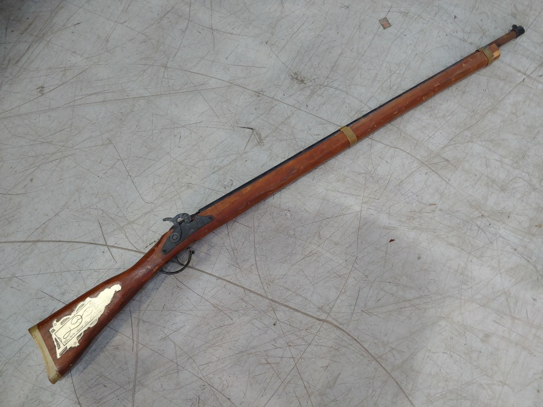 PARIS TOY RIFLE - SAVANNAH, TENN. 38372