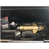 Image 2 : OSTER PROFESSIONAL SHOWMASTER VARIABLE SPEED SHEARING MACHINE & ACCESSORIES