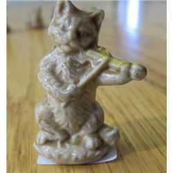 J. WADE FIGURINE *CAT & FIDDLE* (SINGLE)