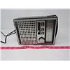 Image 2 : LLOYDS TRANSISTOR RADIO (AC/DC)