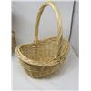 Image 15 : LOT OF 5 WICKER (OWL, BASKET, 3 TIER SHELF & 2 CUPS)