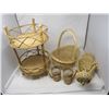 Image 1 : LOT OF 5 WICKER (OWL, BASKET, 3 TIER SHELF & 2 CUPS)
