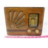 Image 1 : ELECTRIC RADIO (VIKING, WOOD CABNET) *KNOBS LOOSE*