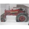 Image 2 : TOY TRACTOR (INTERNATIONAL FARMALL) #350 MODEL