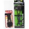 Image 1 : LOT OF 2 ARROW QUIVERS, VICTOR *6'* ALLEN ARCHERY GLOVE (XL)