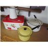 Image 1 : LOT OF KITCHEN WARE (4 PCS), ENAMEL WARE (3 PCS) & BREAD BOX