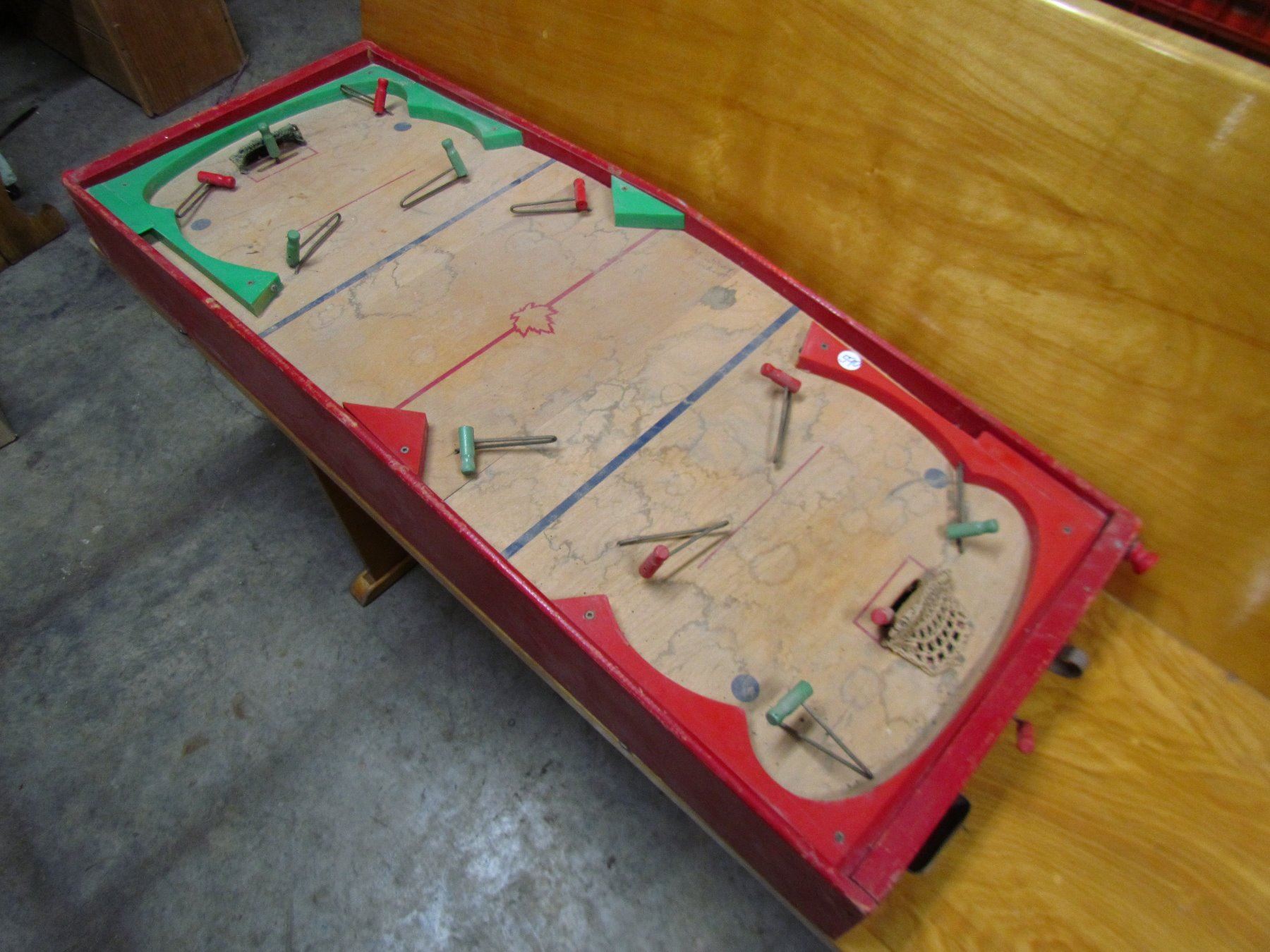 HOCKEY GAME (VINTAGE WOODEN) *NICE AS FOUND IN ATTIC*