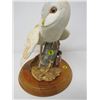 Image 1 : BARN OWL STATUE (FRANKLIN MINT) *HAND PAINTED PORCELAIN ON WOOD BASE* (10"H)