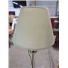 Image 2 : FLOOR LAMP (5 FT TALL)