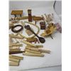 Image 4 : LOT OF 4 ASSORTED DECORATOR PIECES (WOODEN)