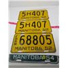 Image 1 : LOT OF 3 1954 MANITOBA LICENCE PLATES (2 MATCHING)