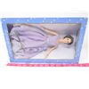 Image 2 : ELIZABETH TAYLOR 'WHITE DIAMONDS' DOLL  (SPECIAL EDITION) *IN BOX*