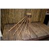 Image 2 : Antique Clothes Dryer