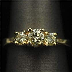 0.81 ctw Diamond Ring - 14KT Yellow Gold