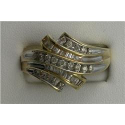 10K BAGUETTE & ROUND DIAMOND BYPASS RING