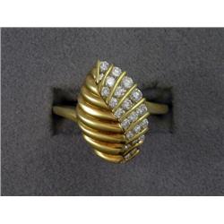18K GEMLOCK DIAMOND LEAF DESIGN RING