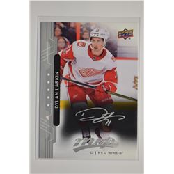 2018-19 Upper Deck MVP Silver Script #16 Dylan Larkin