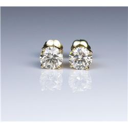 19CAI-19 DIAMOND STUD EARRINGS