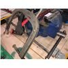 Image 1 : 2 HD clamps, with a 6" made in England HD bench vise