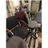 Image 4 : 12 various office chairs & tub chair