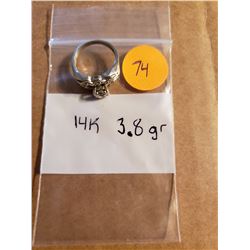 Beautiful 14K White Gold Ring Total Weight 3 .84 Grams