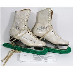 SKATES SIGNED BY SIX CHAMPION SKATERS KURT