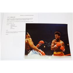LEON SPINKS BOXER AUTOGRAPH 8X10 PICTURE.