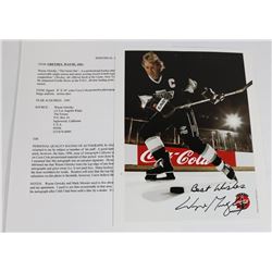 WAYNE GRETZKY AUTOGRAPHED 8X10 PICTURE.
