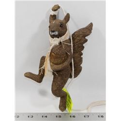 HANGING CAST IRON “THIEF” SQUIRREL WITH NUT