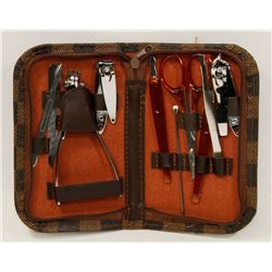 10 PC MANICURE SET IN CARRY CASE